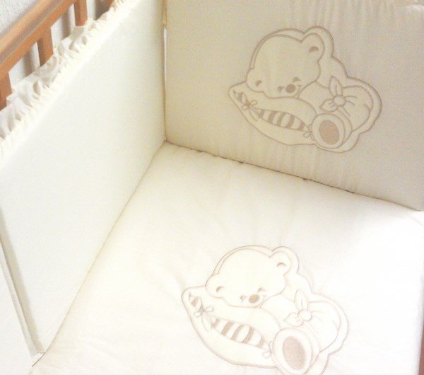 Кровать детская с рисунком мишки фото