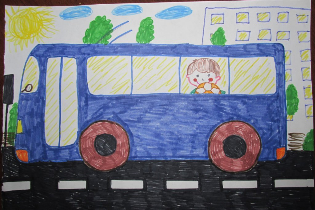 Машина в городе рисунок детский фото