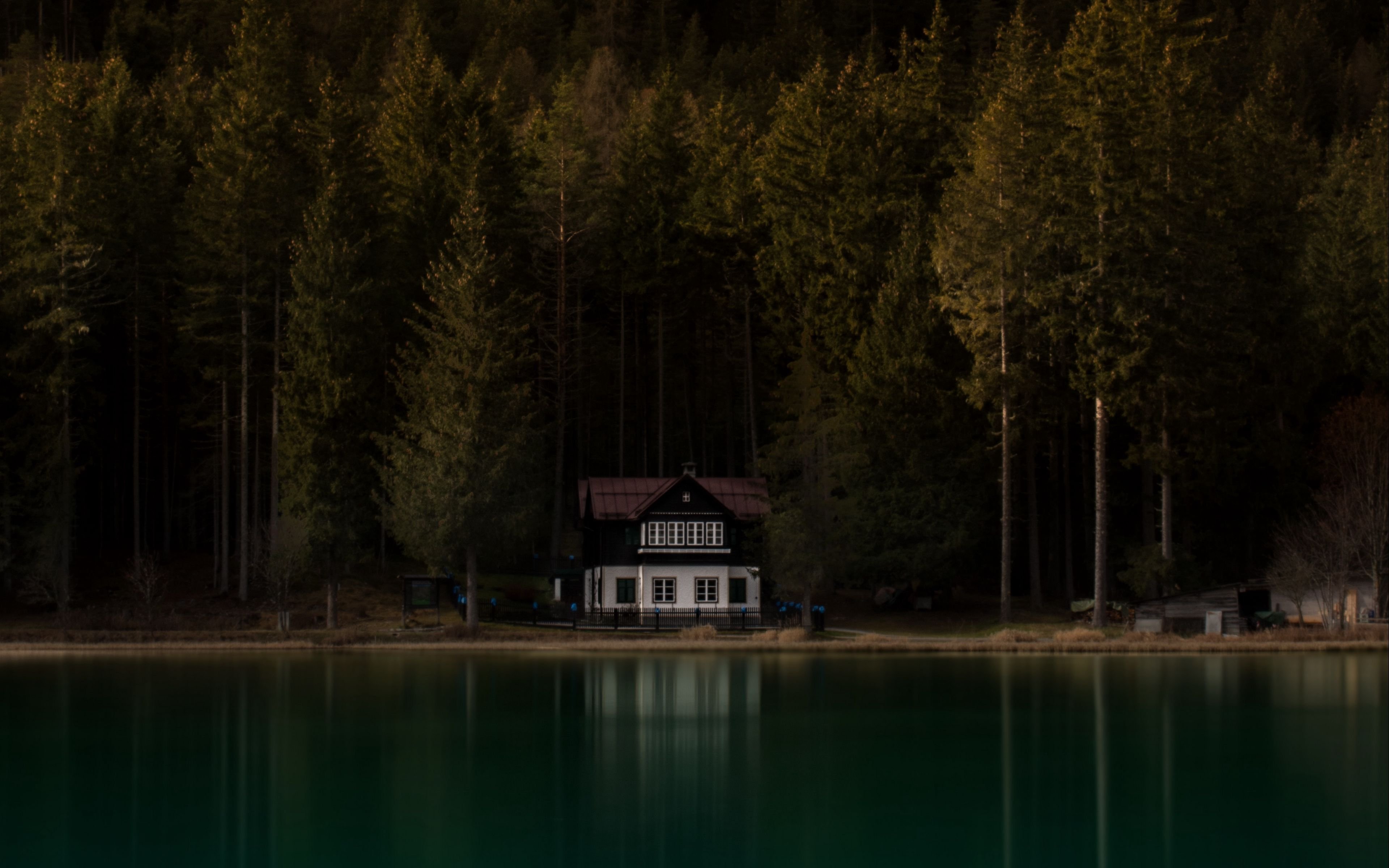Обои дом у озера фото