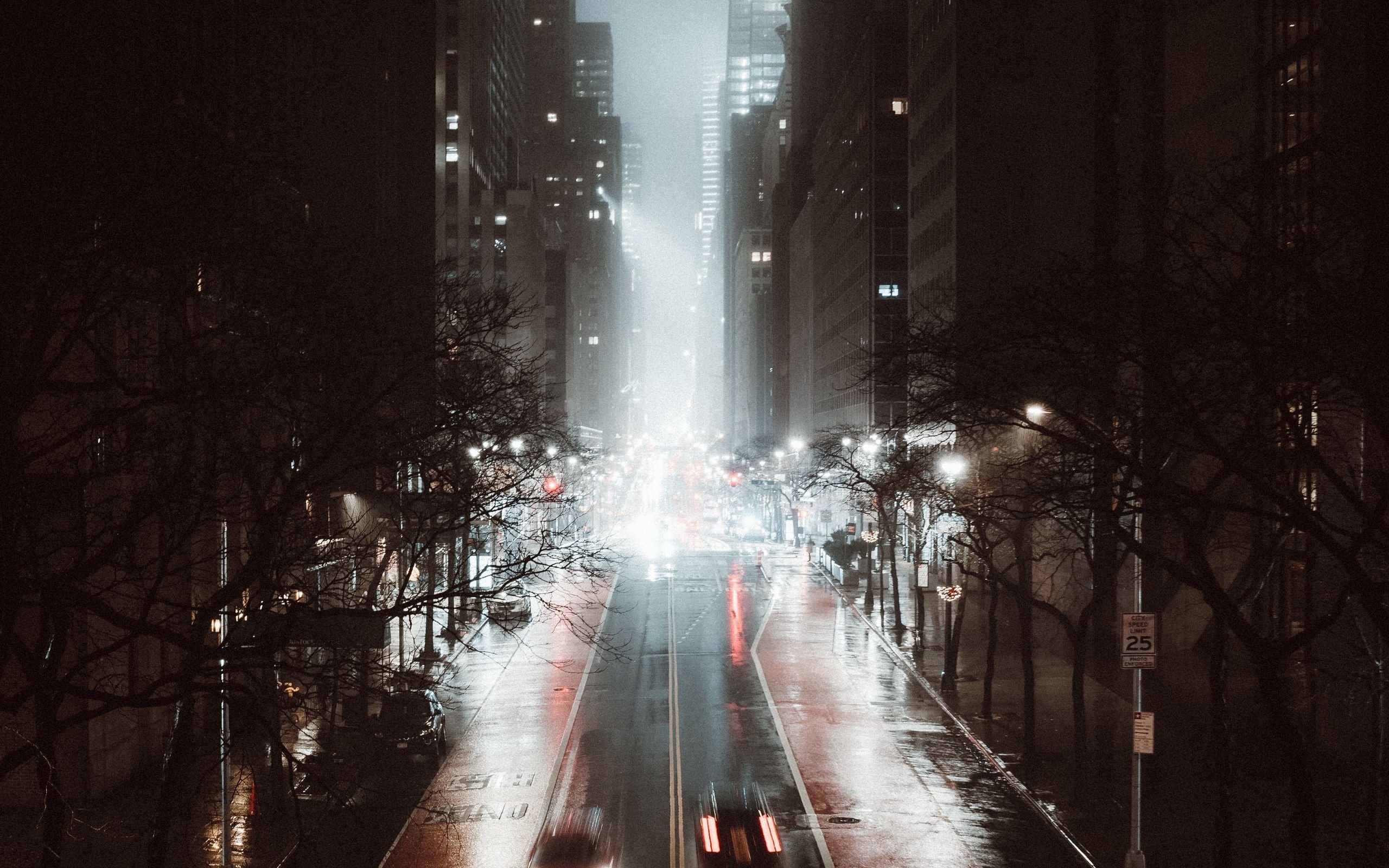 Обои дождливый ночной город фото