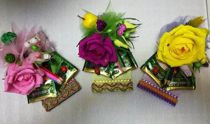 Подарки для учителей из конфет и гофрированной бумаги идеи что подарить и как оформить фото