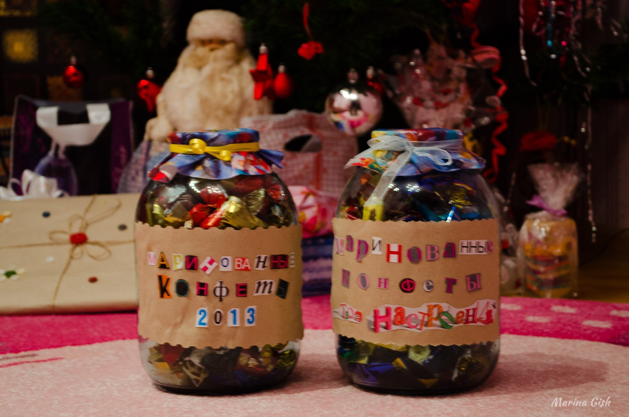 Подарки на новый год друзьям из конфет идеи что подарить и как оформить фото