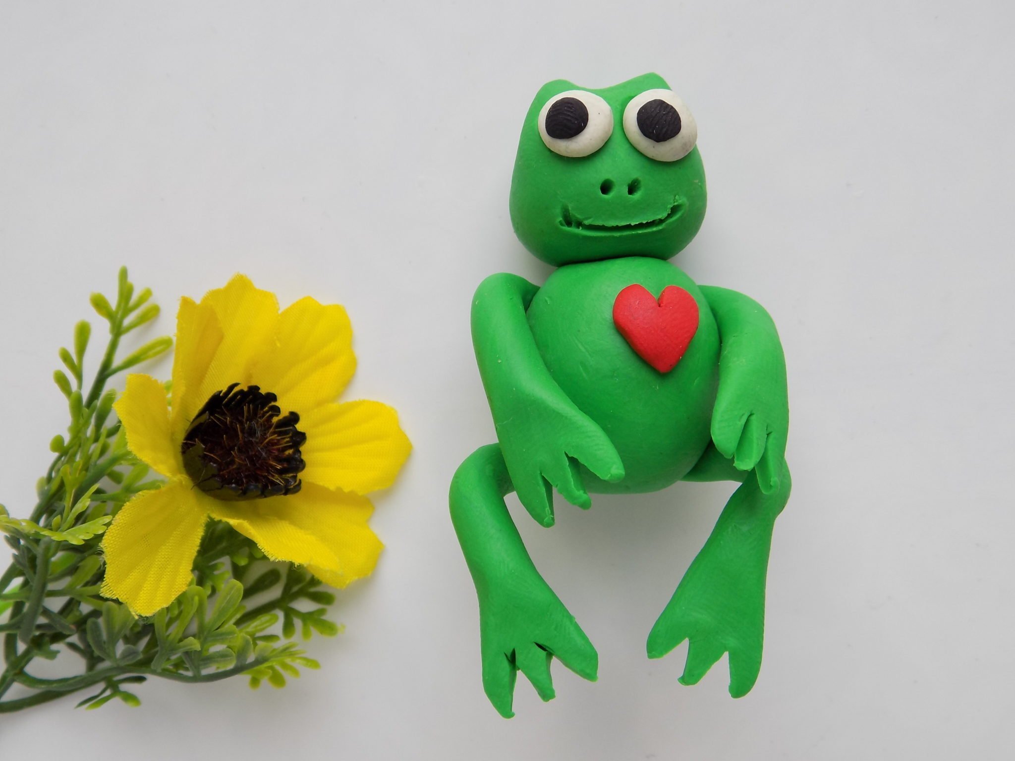 Поделки лягушка из пластилина идеи по изготовлению своими руками фото
