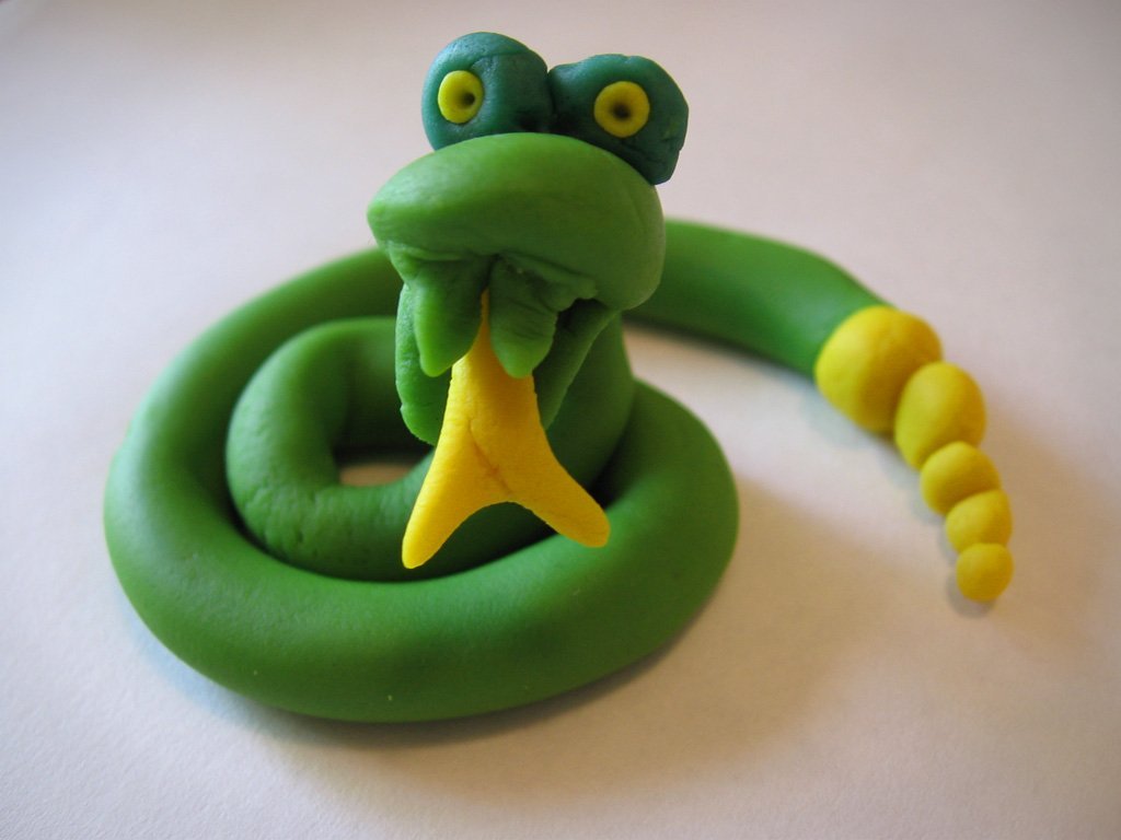 Поделки змея из пластилина идеи по изготовлению своими руками фото