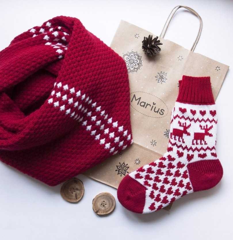 Вязаные носки в подарок подруге идеи что подарить и как оформить фото